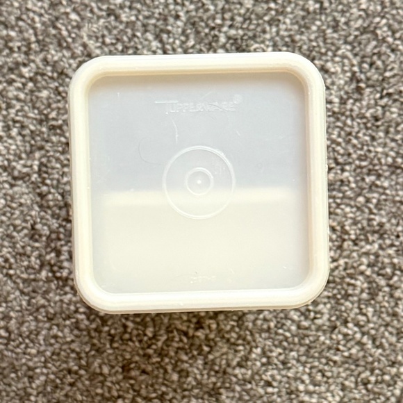 Tupperware Velveeta Cheese Keeper - Picture 7 of 7